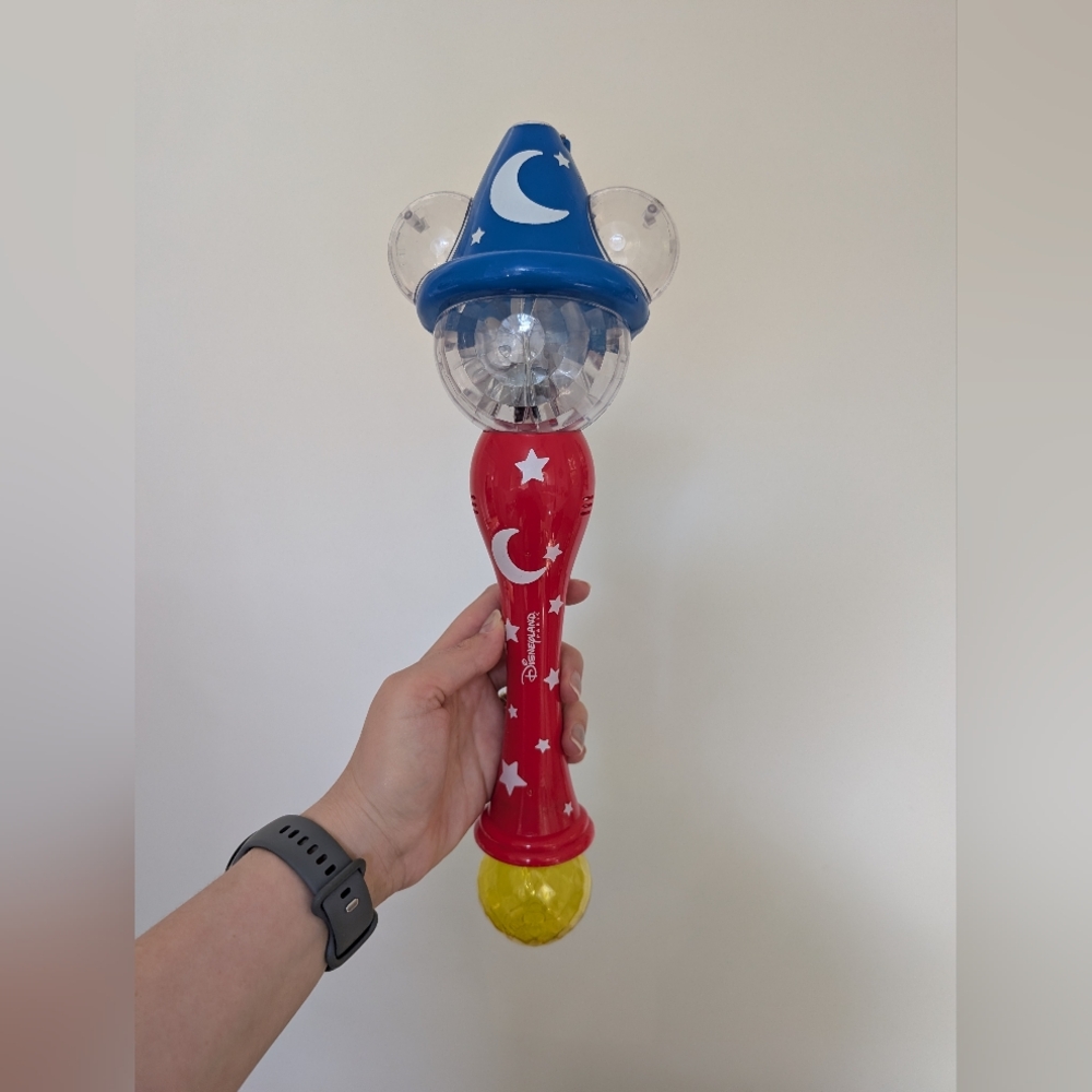 ♻️donated♻️ Disneyland Paris Mickey Bubble and Light Wand